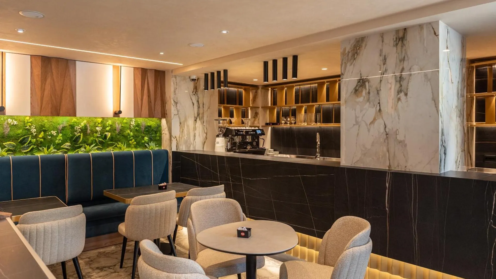 Mattis Hotel تيرانا