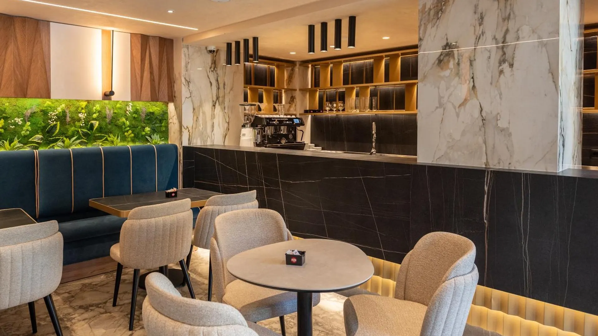 ****  Mattis Hotel تيرانا ألبانيا