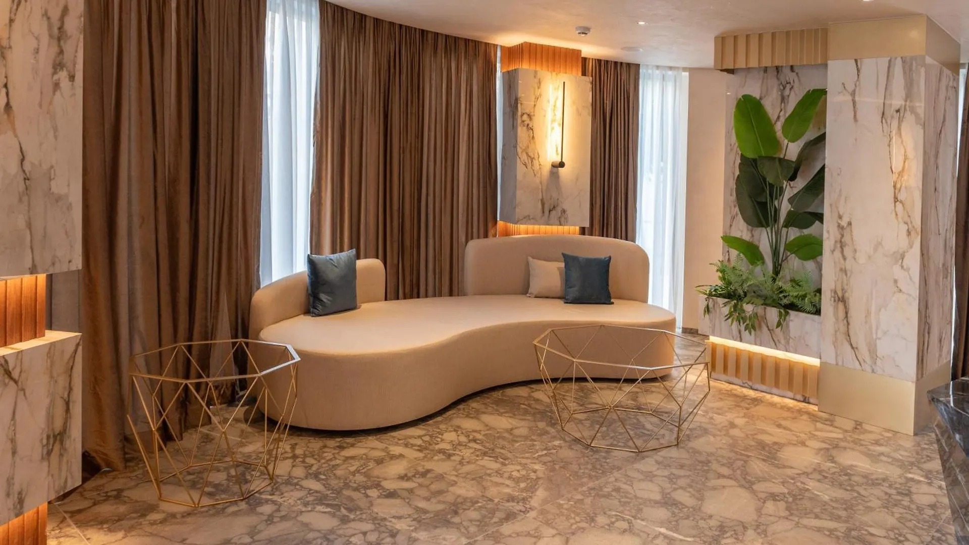 ****  Mattis Hotel تيرانا ألبانيا