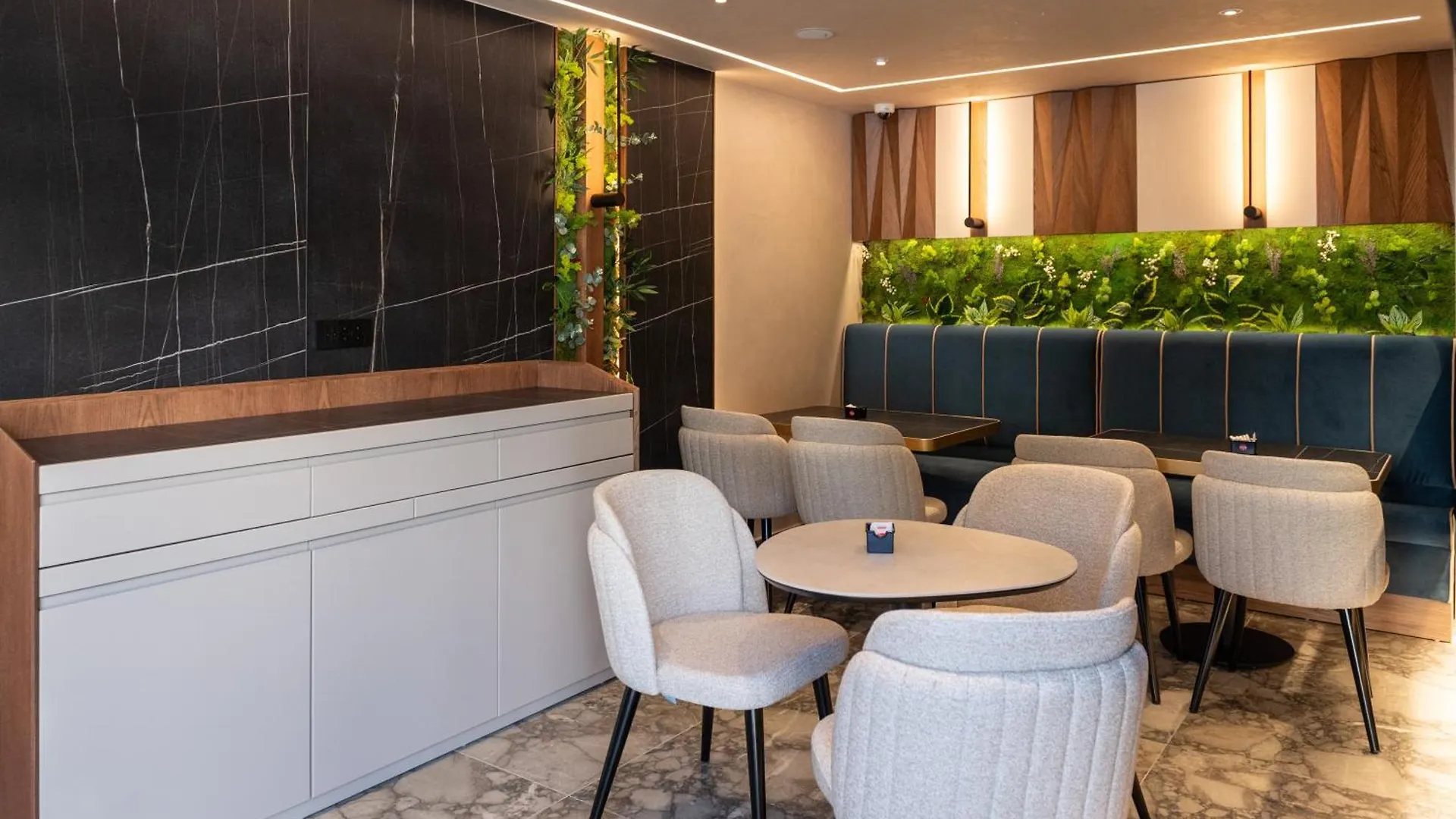Mattis Hotel تيرانا
