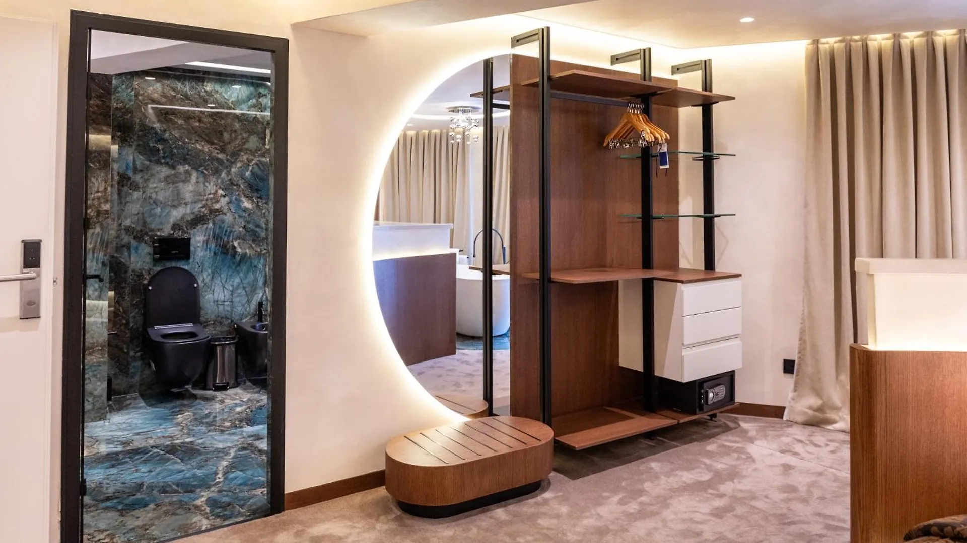 Mattis Hotel تيرانا 4*,